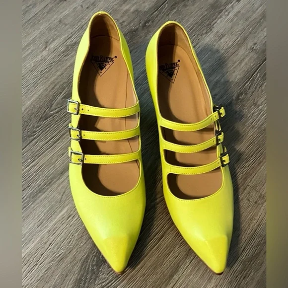 John Fluevog Neon Yellow Bach size 8.5 New - Picture 3 of 7